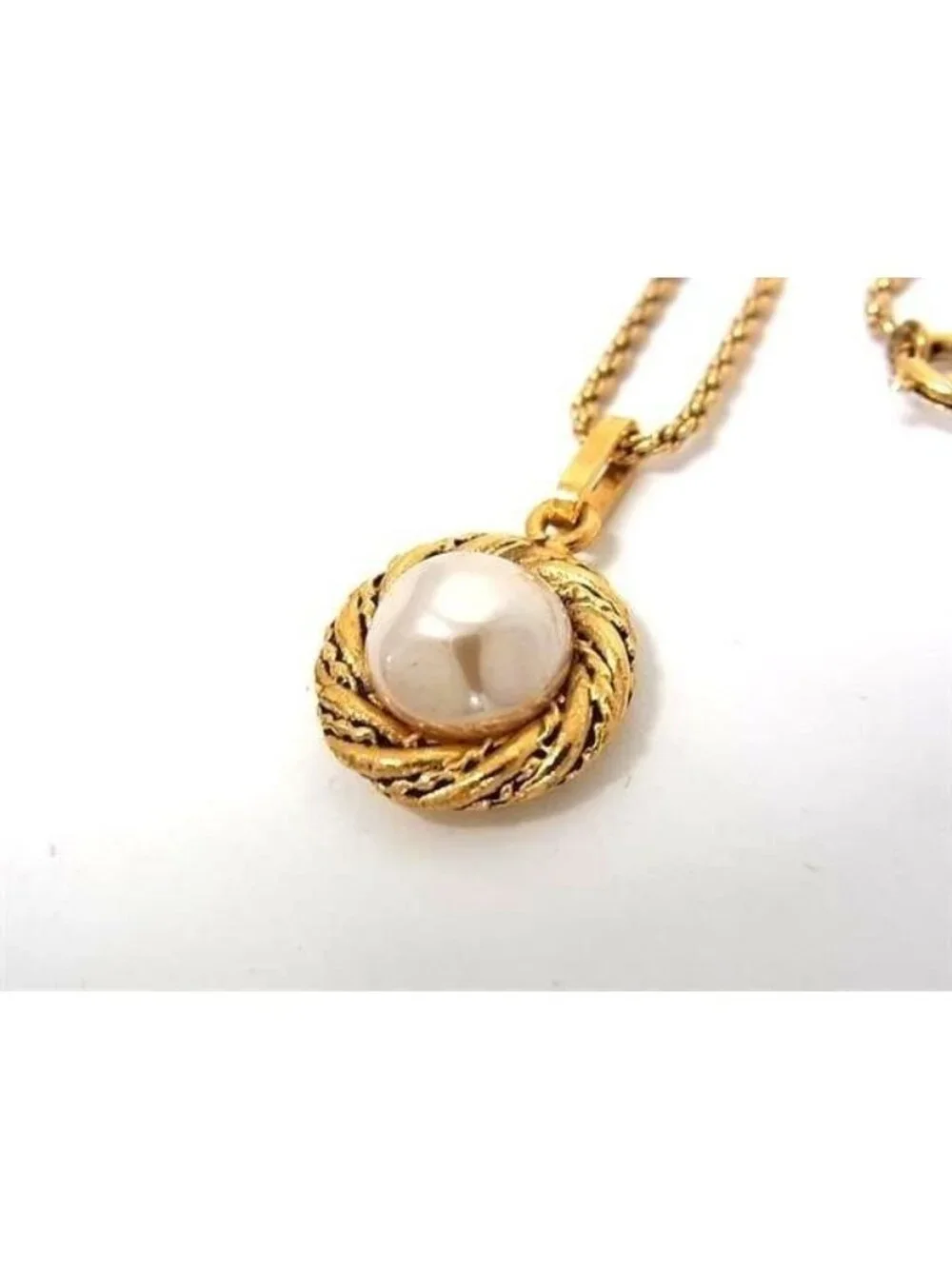 Chanel Necklace Circle Rope Motif Gold Metal Faux Pearl Vintage